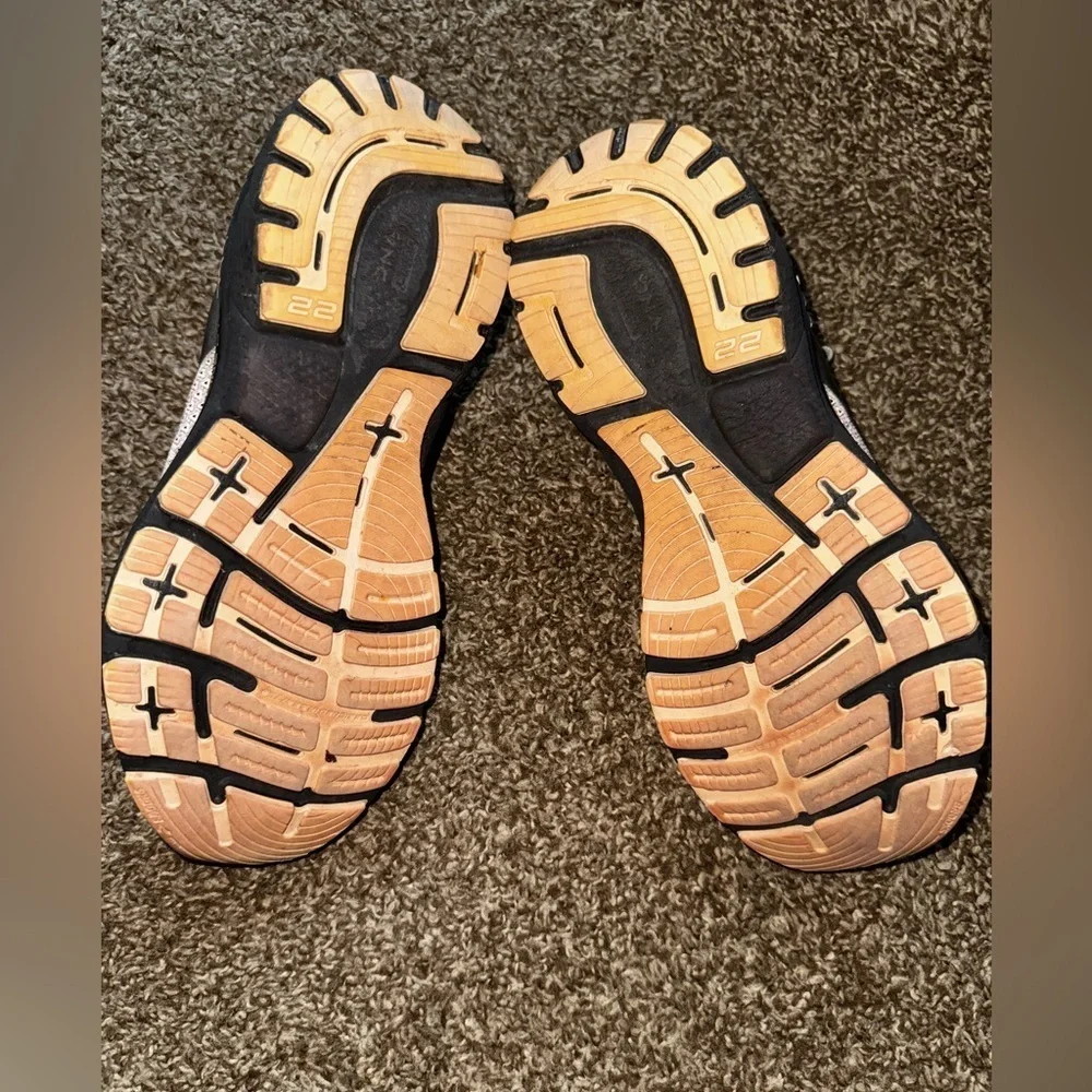 Brooks Athletic Shoes - Picture 3 of 6